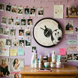 Hallmark Disney Mickey My Oh My What a Wonderful Day Metal Wall Clock 7.5”